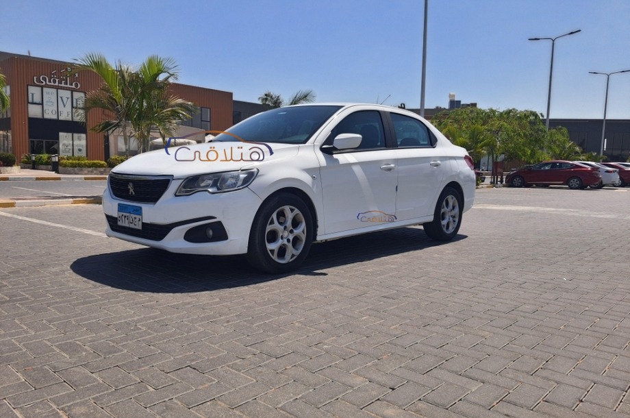 301 Peugeot أبيض