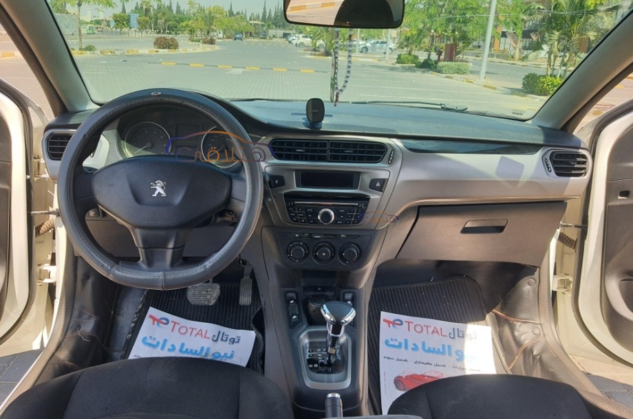 301 Peugeot أبيض