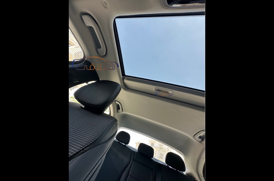 C 180 Mercedes فضي