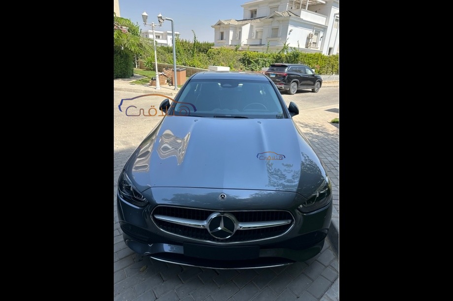 C 180 Mercedes فضي