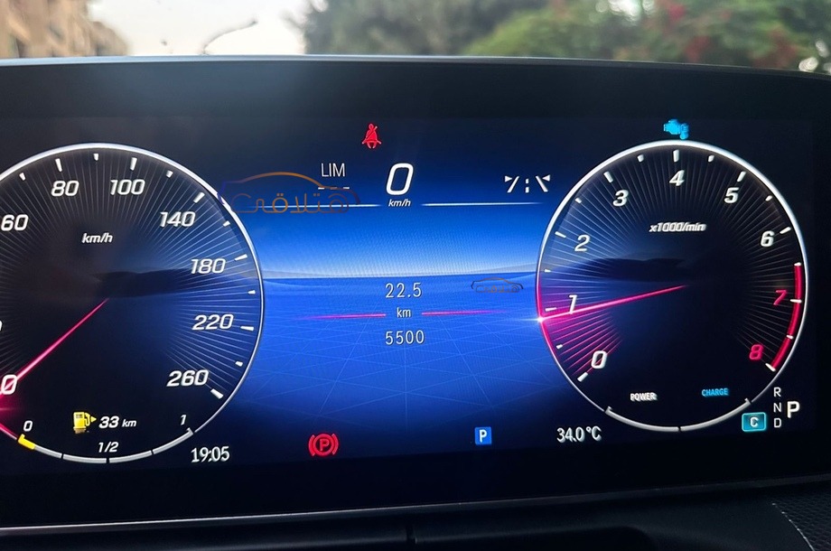 C 180 Mercedes فضي