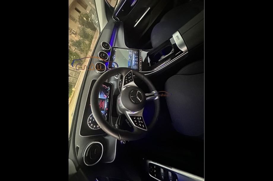 C 180 Mercedes فضي