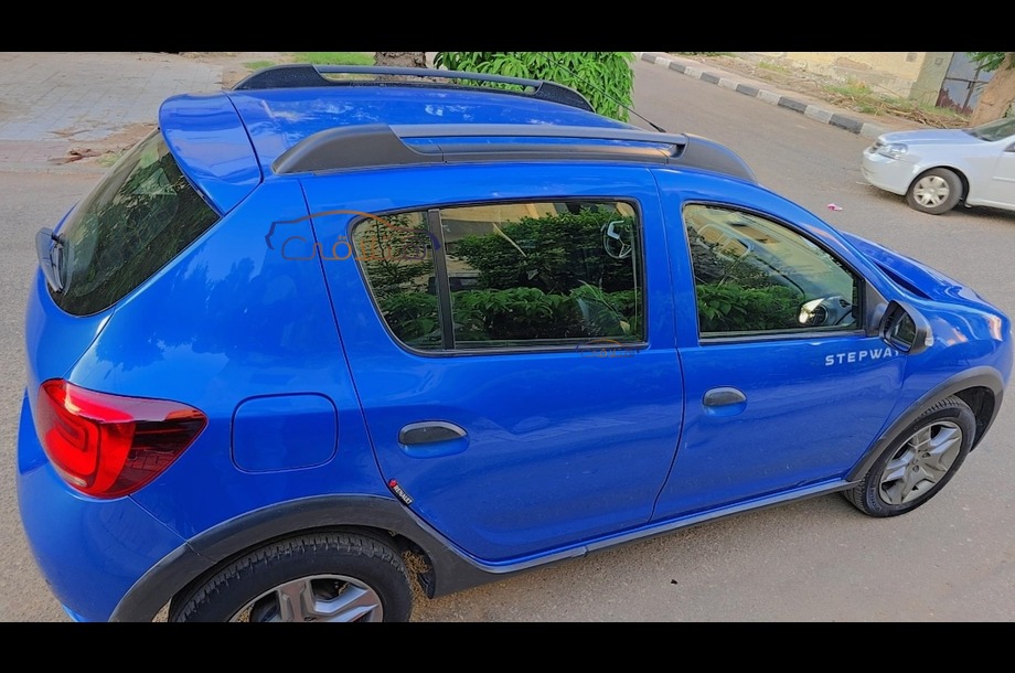 Sandero Step Way Renault أزرق