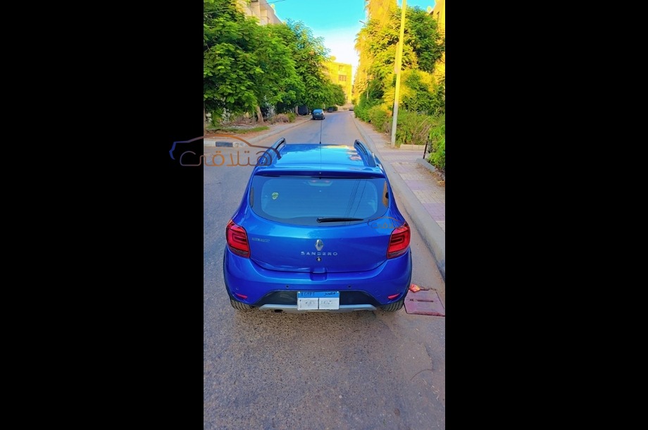 Sandero Step Way Renault أزرق