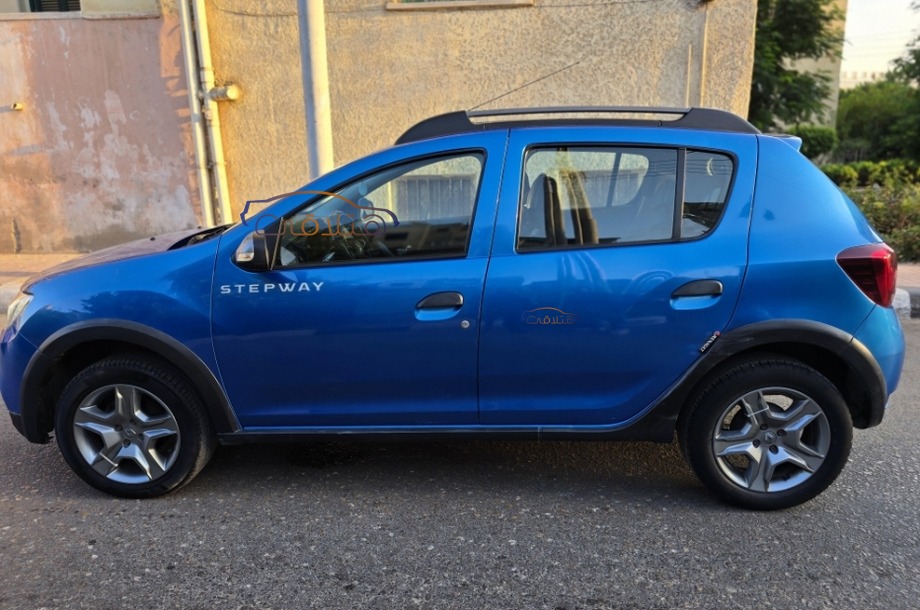 Sandero Step Way Renault أزرق