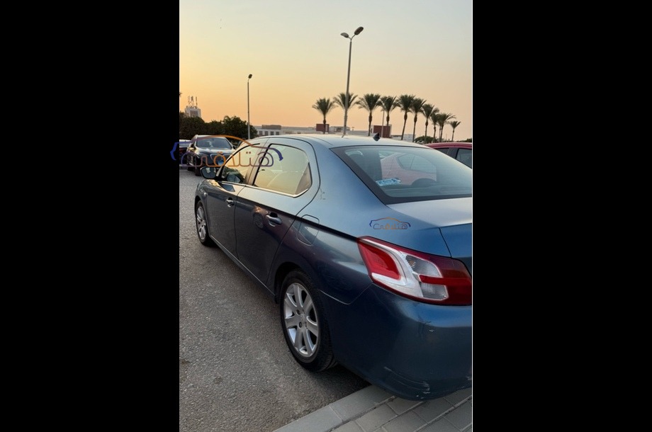 301 Peugeot أزرق