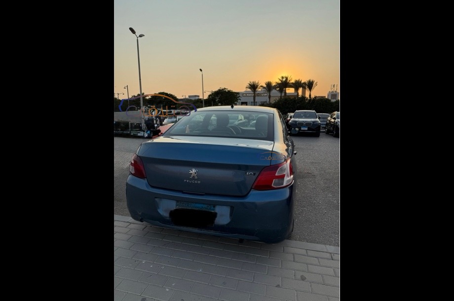 301 Peugeot أزرق