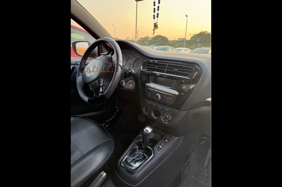 301 Peugeot أزرق