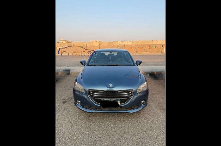 301 Peugeot أزرق