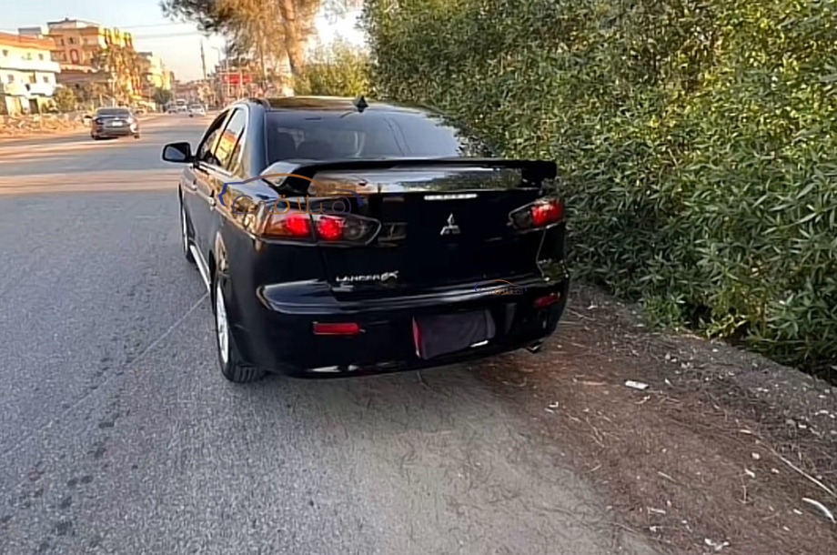 Lancer EX Shark Mitsubishi أسود