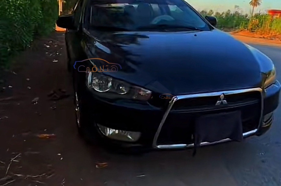 Lancer EX Shark Mitsubishi أسود