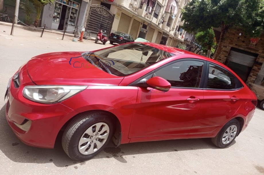 Accent RB Hyundai Dark red