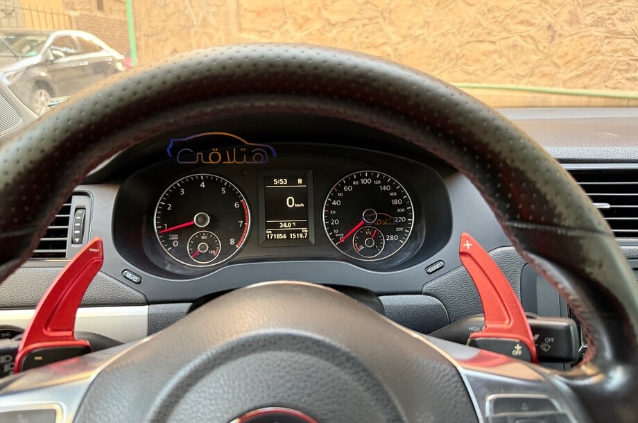 Jetta Volkswagen الأزرق الداكن