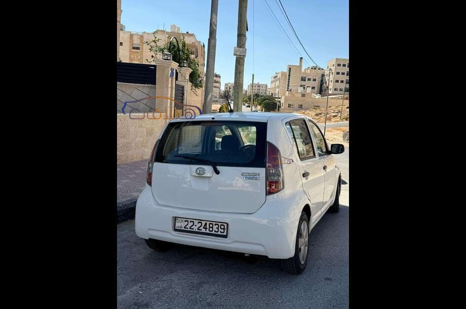 SIRION Daihatsu White