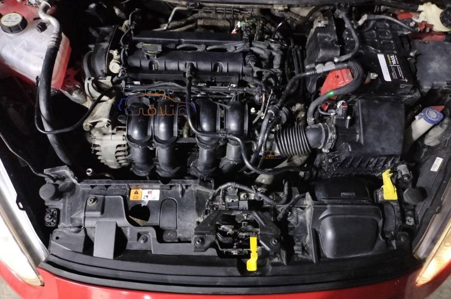 Fiesta Ford احمر