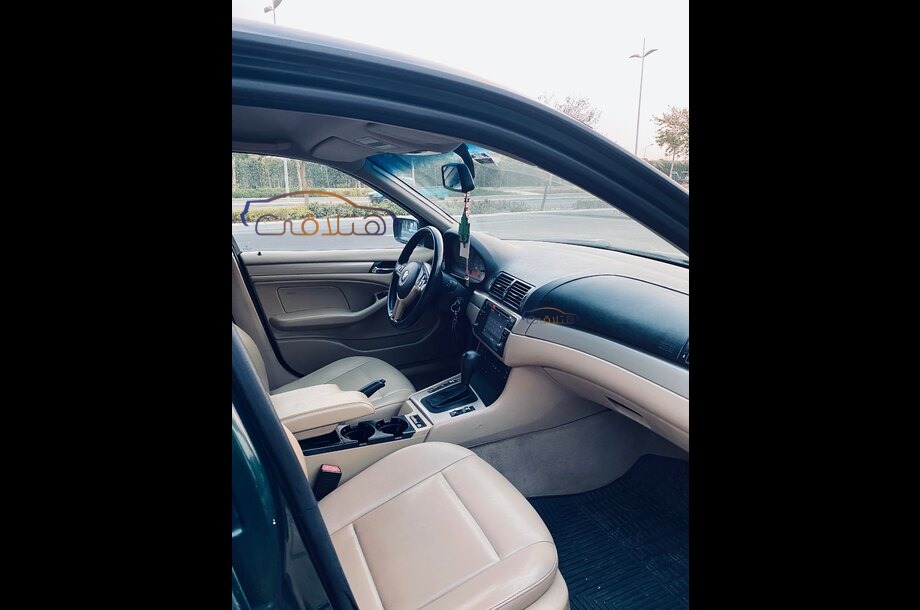 318 BMW اخضر غامق