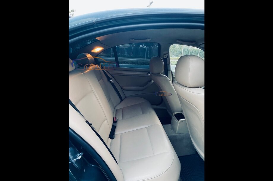 318 BMW اخضر غامق