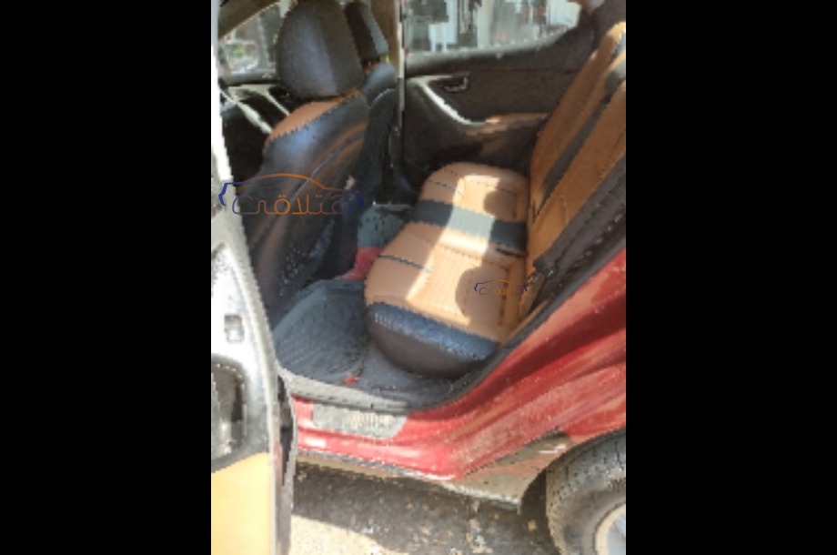 Elantra MD Hyundai احمر