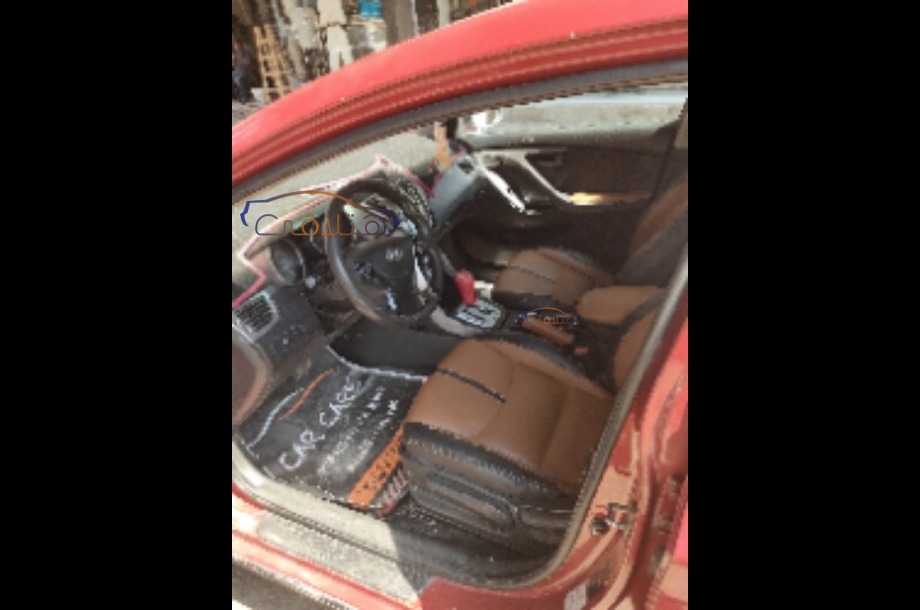 Elantra MD Hyundai احمر