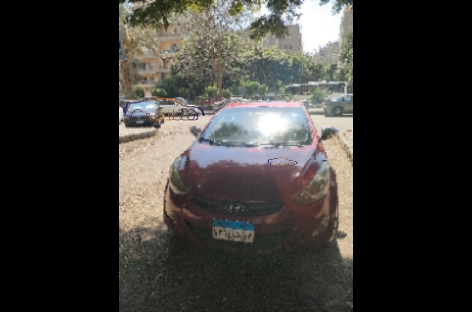 Elantra MD Hyundai احمر
