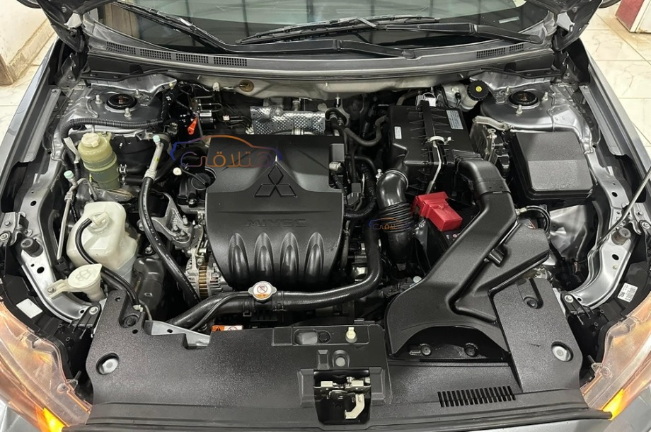 Lancer EX Shark Mitsubishi فضي