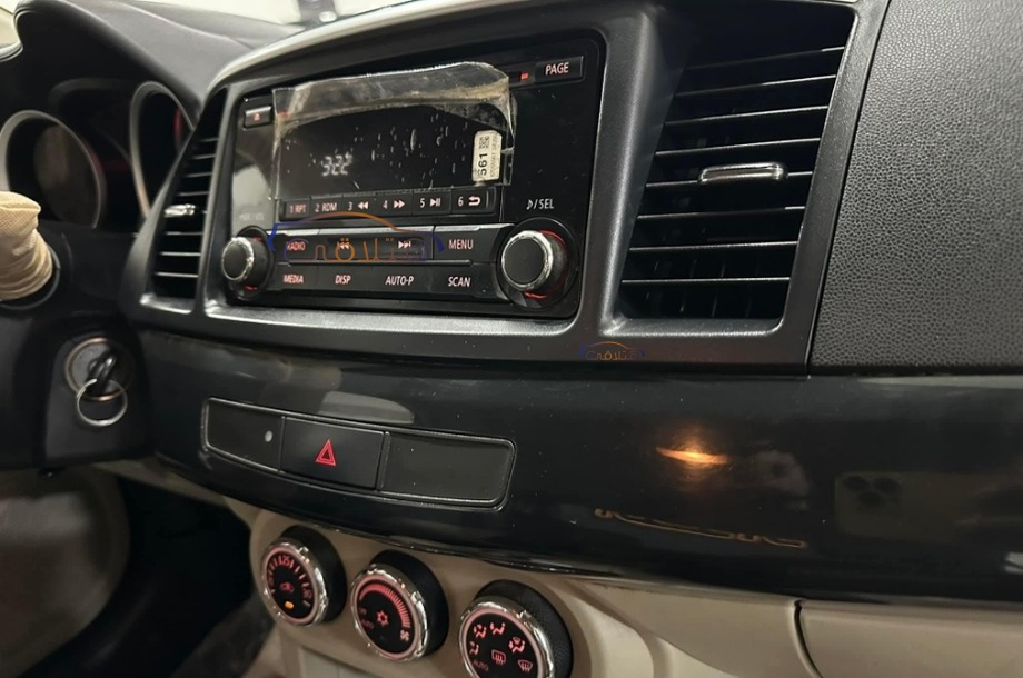 Lancer EX Shark Mitsubishi فضي