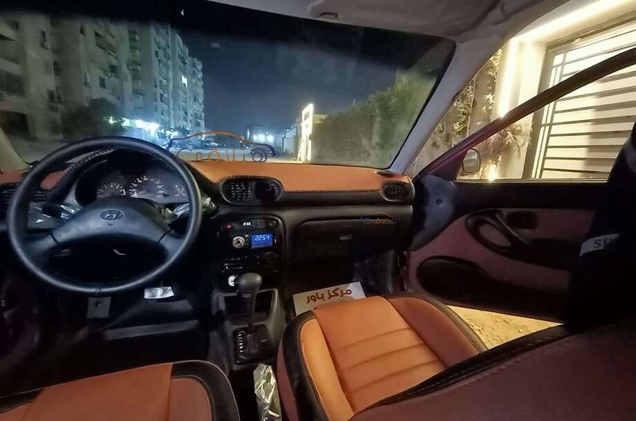 Accent Hyundai احمر