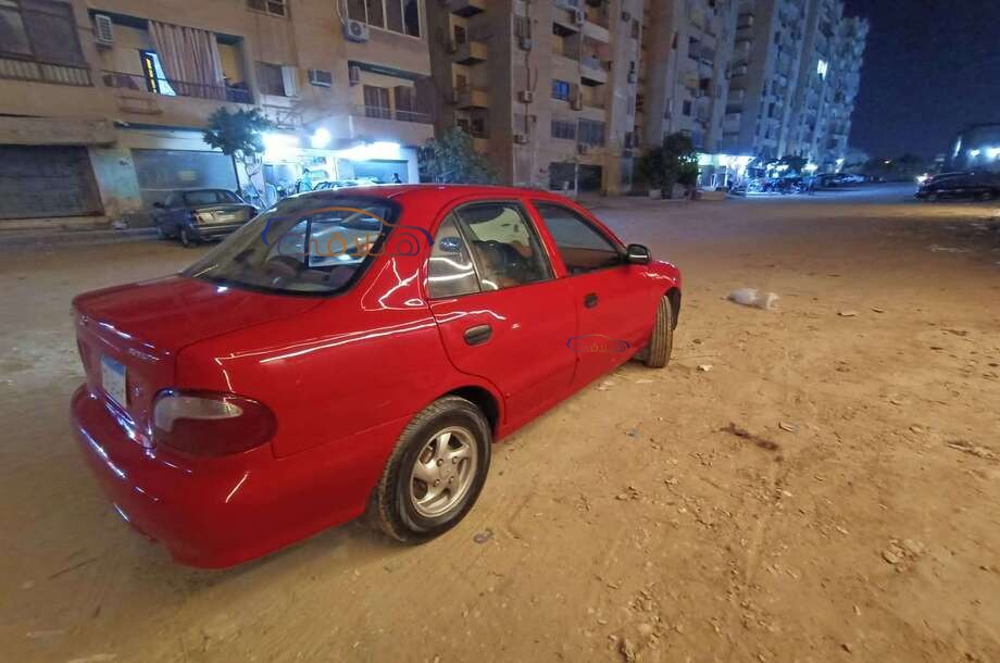 Accent Hyundai احمر