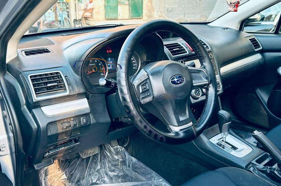 XV Subaru فضي