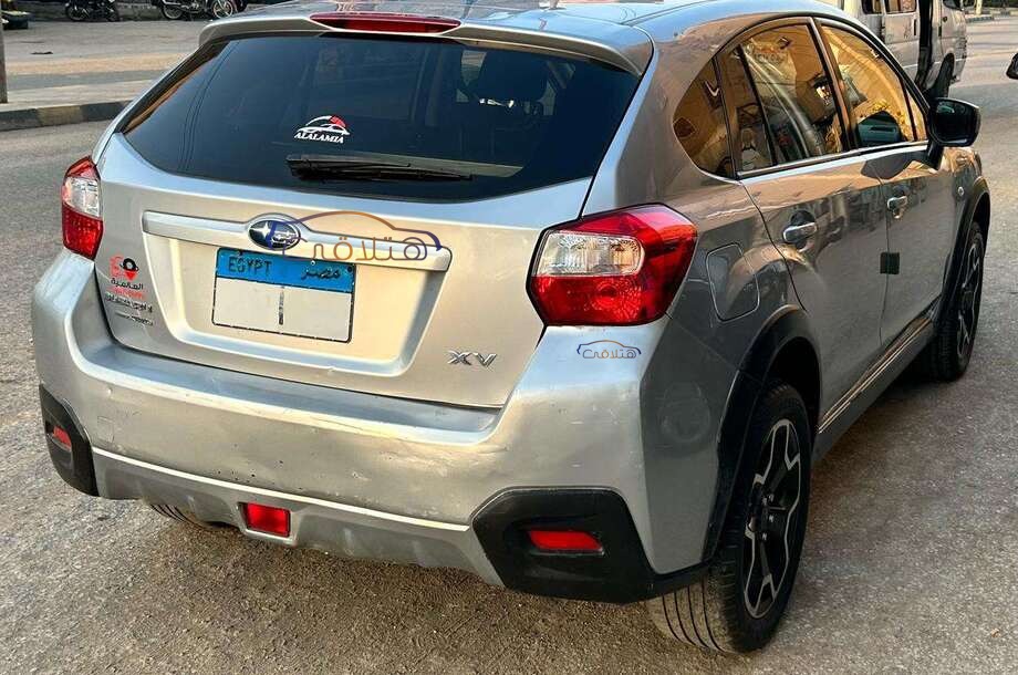 XV Subaru فضي