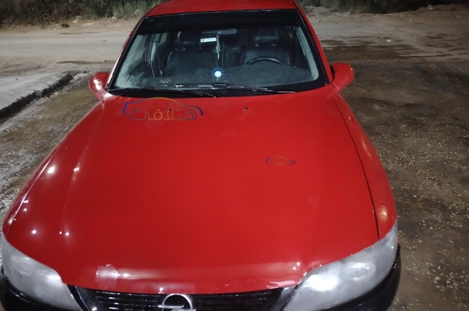 Vectra Opel احمر