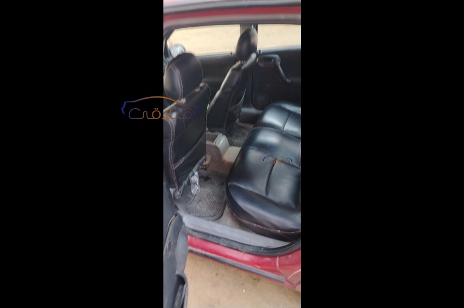 Vectra Opel احمر