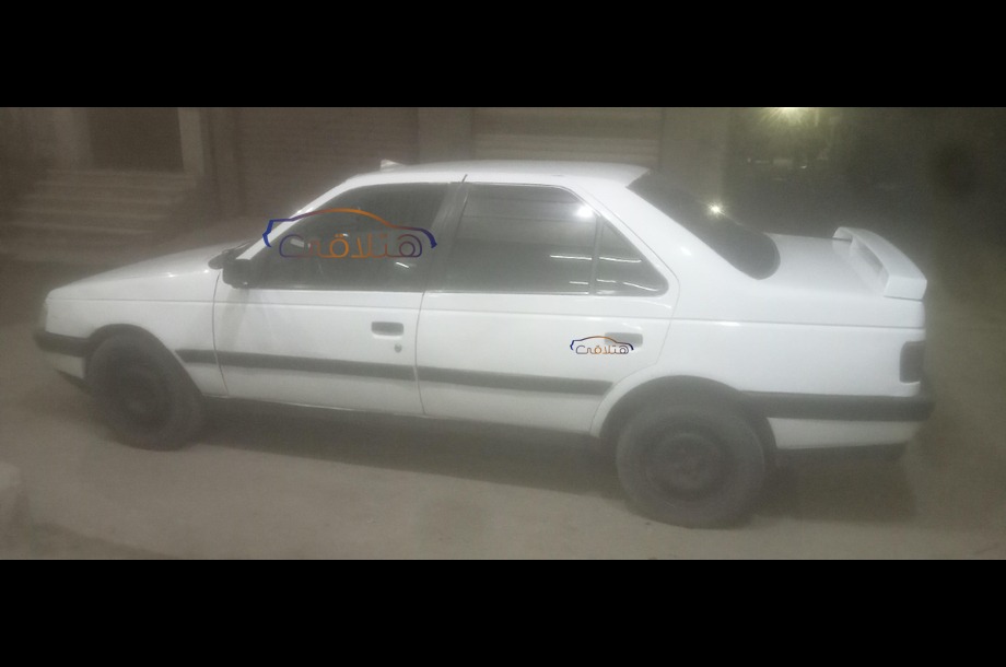 405 Peugeot أبيض