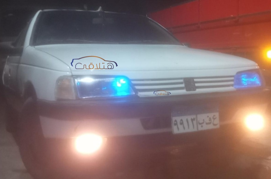 405 Peugeot أبيض