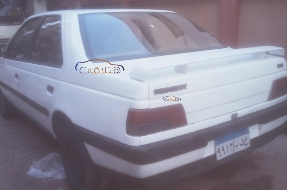 405 Peugeot أبيض