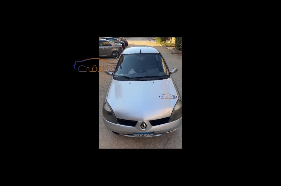Clio Renault فضي