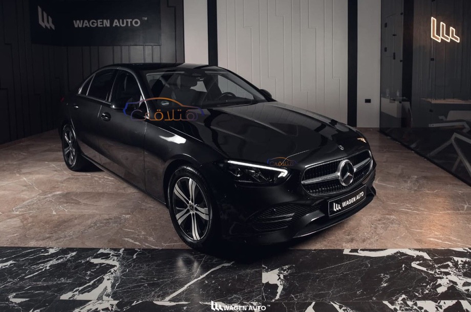 C 180 Mercedes أسود