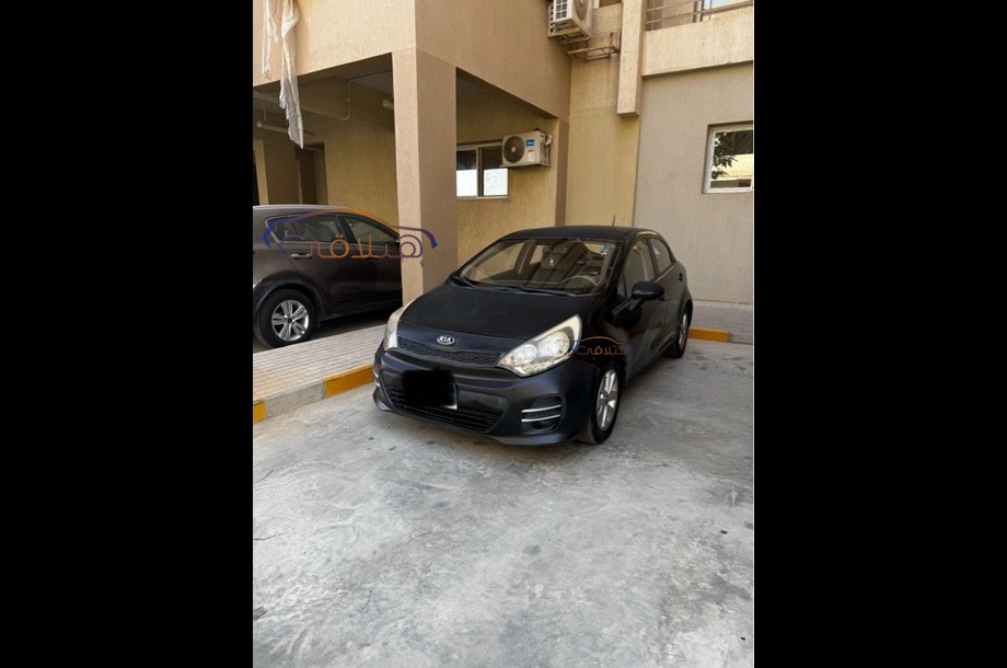 Rio Kia أسود