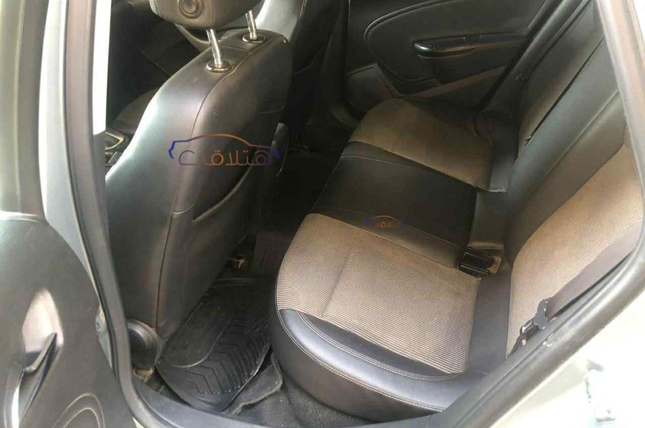 Astra Opel فضي