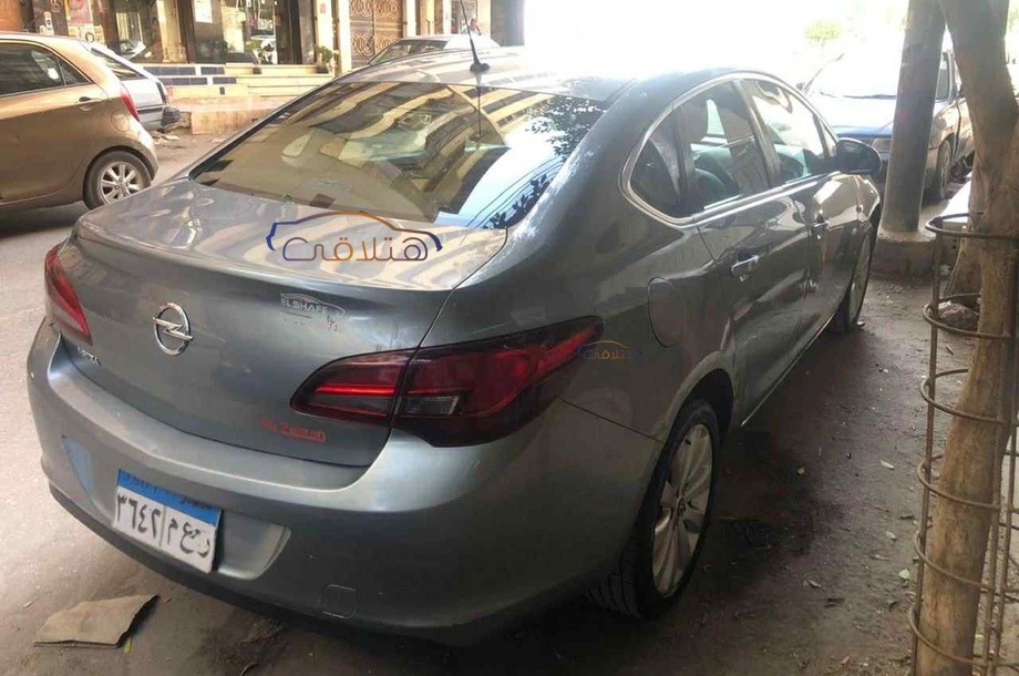 Astra Opel فضي