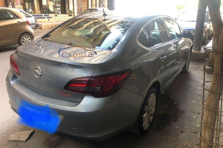Astra Opel فضي