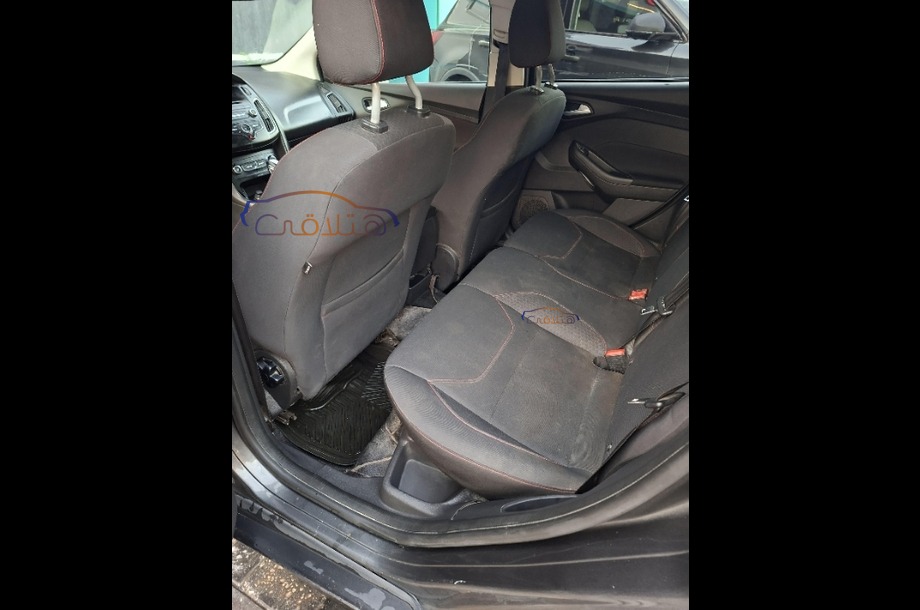 Focus Ford رمادي