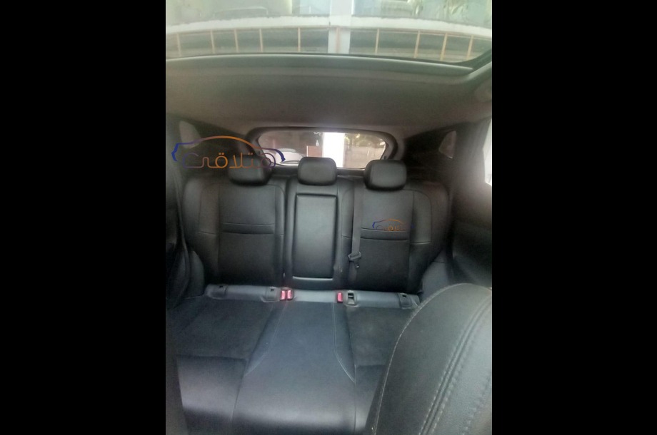 Qashqai Nissan أسود