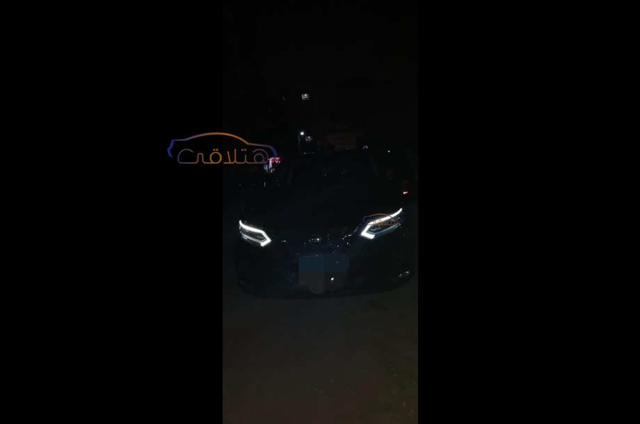 Qashqai Nissan أسود