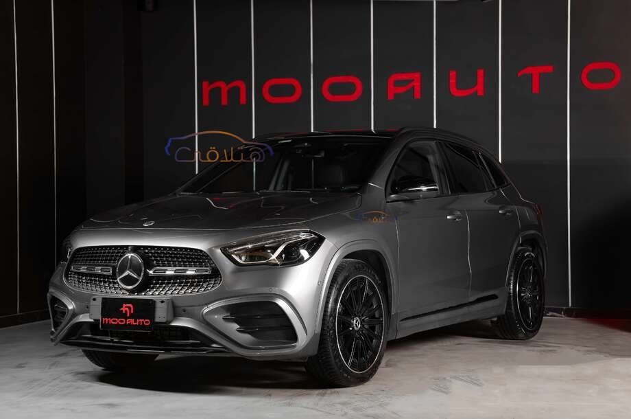 GLA 200 Mercedes رمادي