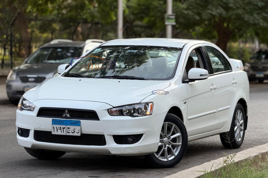 Lancer EX Shark Mitsubishi أبيض