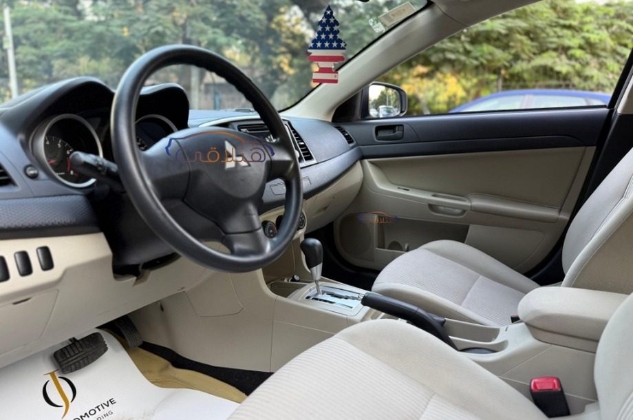 Lancer EX Shark Mitsubishi أبيض