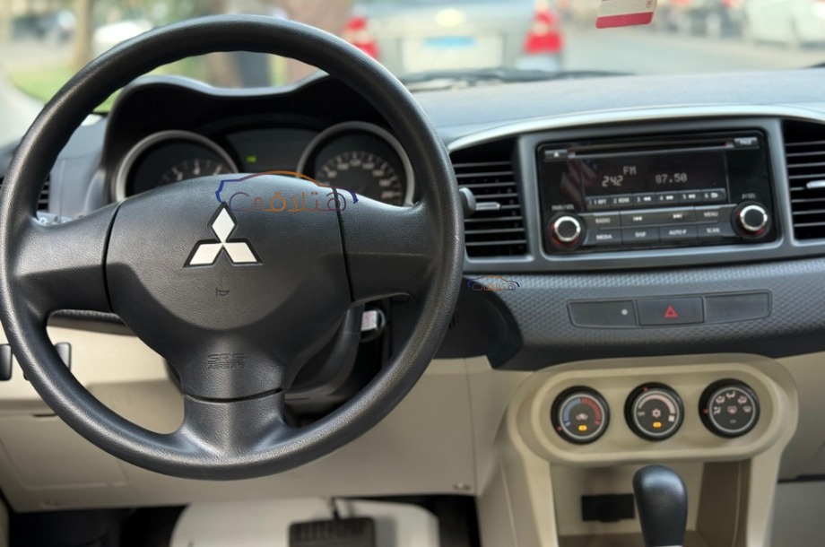 Lancer EX Shark Mitsubishi أبيض