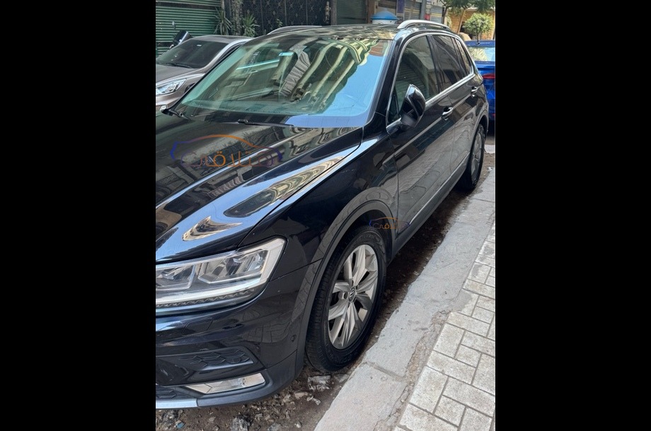 Tiguan Volkswagen أسود