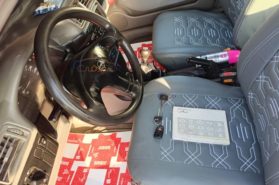 Vectra Opel احمر